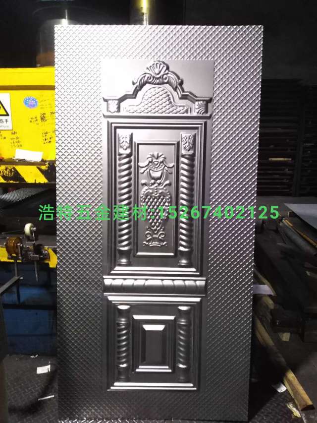 Embossed door panels Specification image