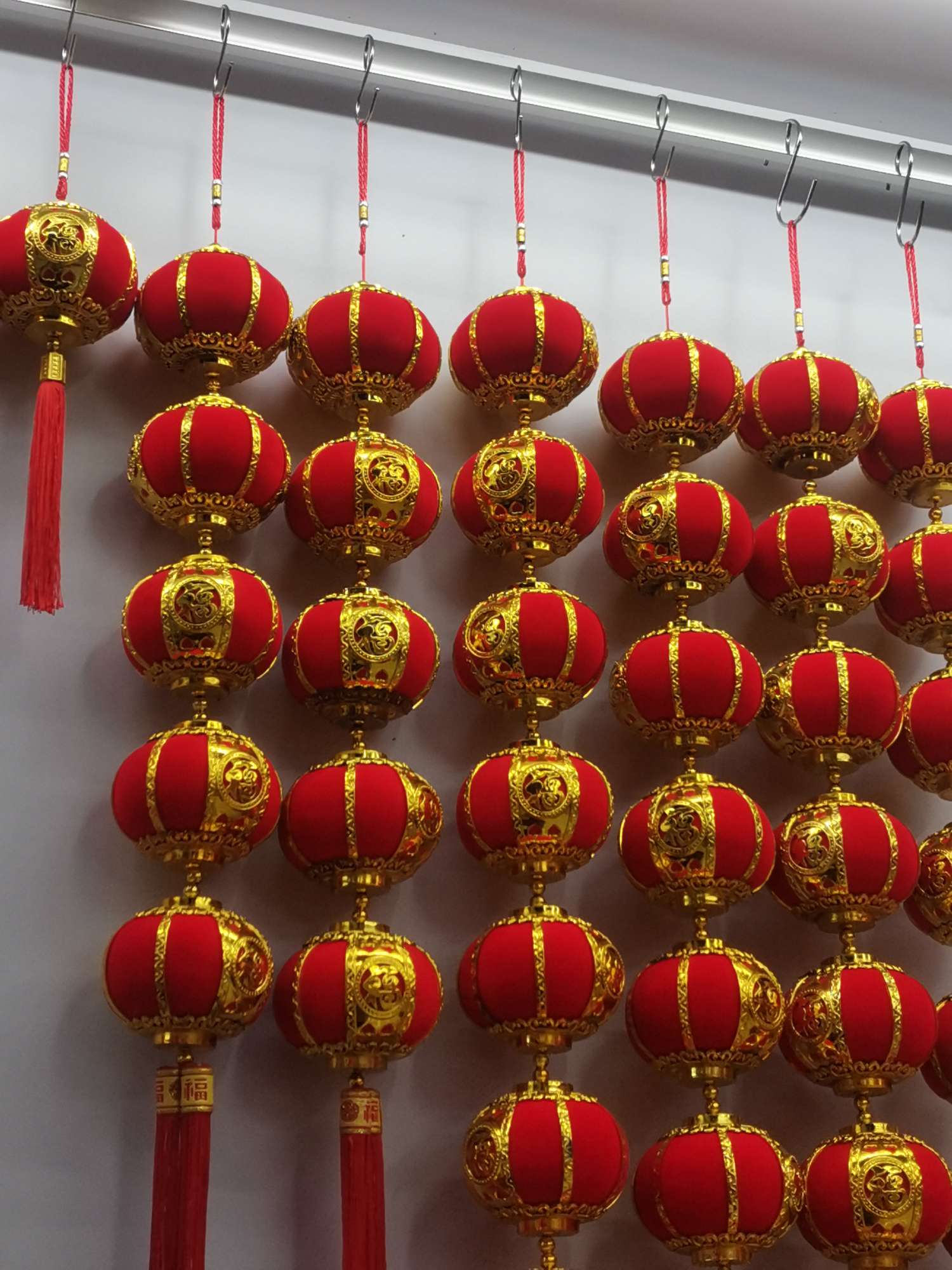 Large golden basket lanterns, 5 series of factory direct sales, flocking, wishing you a prosperous year. Good products from Yiwu