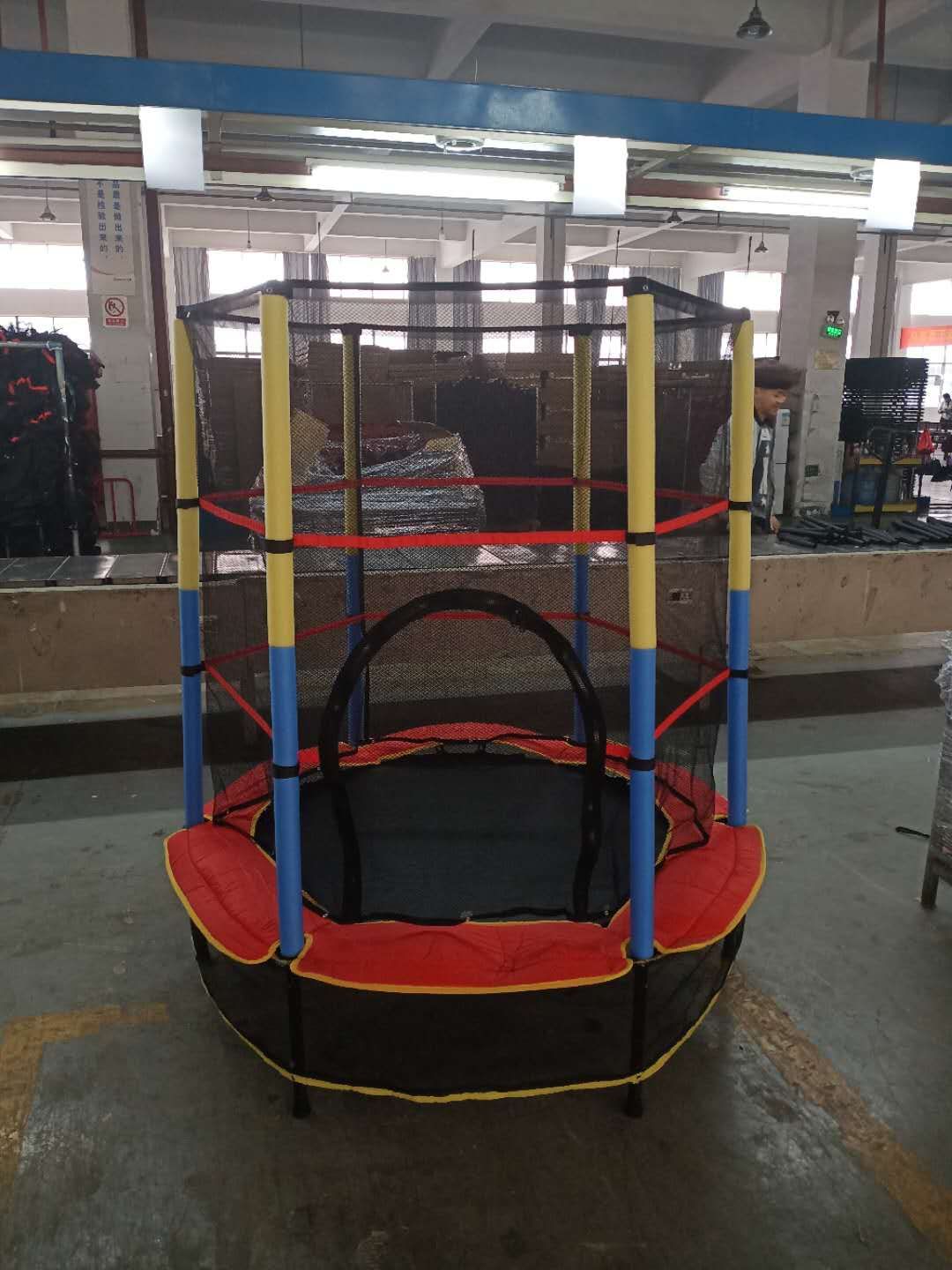 跳床，蹦蹦床，带护网跳床产品图