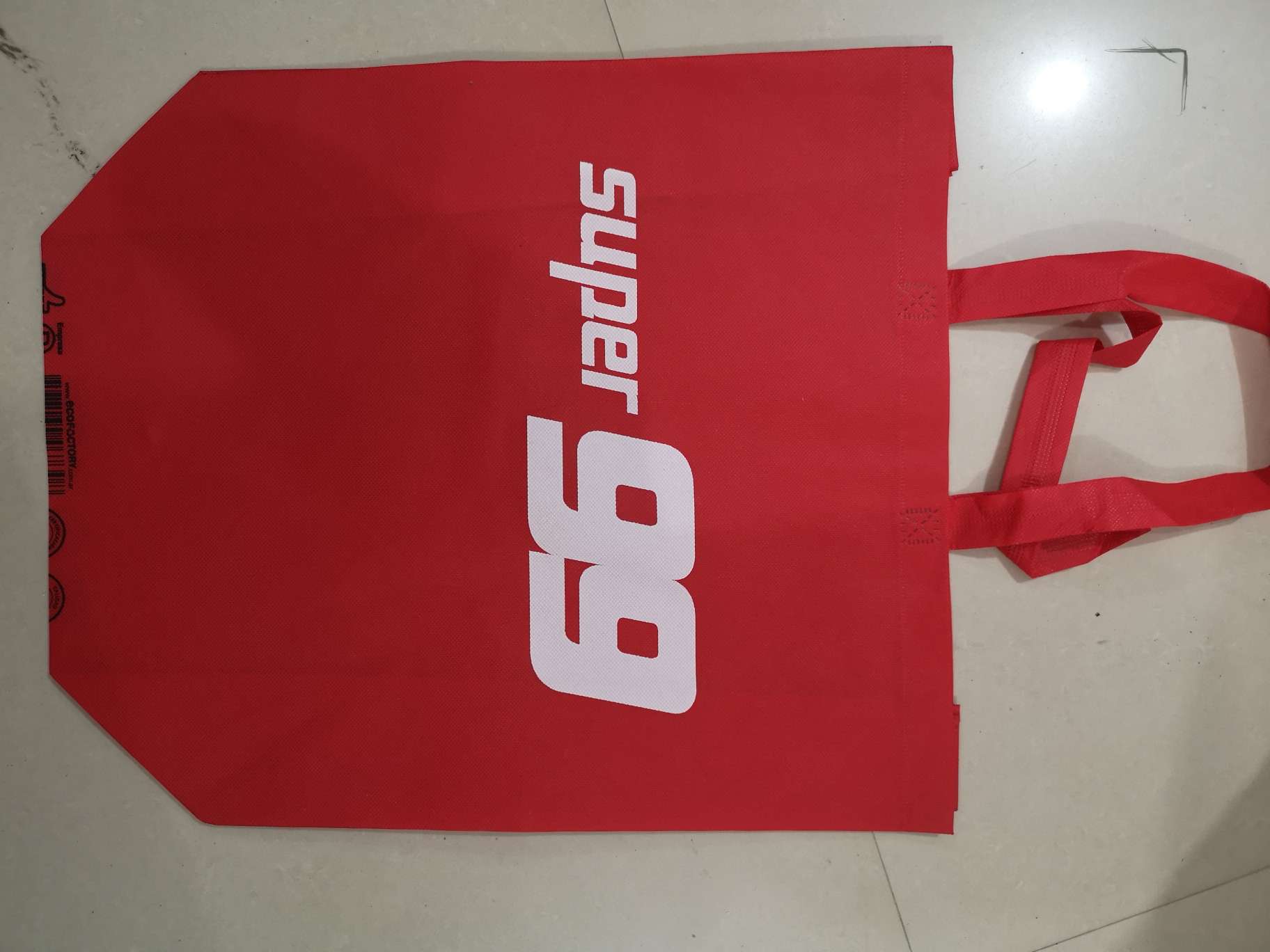 The printing of non-woven fabric supermarket shopping bags and advertising bags is environmentally friendly full figure