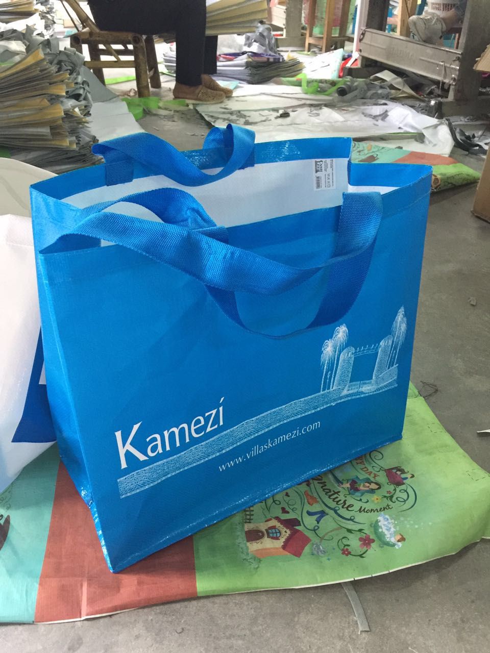 Non-woven fabric shopping bags, advertising bags with environmentally friendly printing, PP woven bags, supermarket shopping bags, snake skin bags