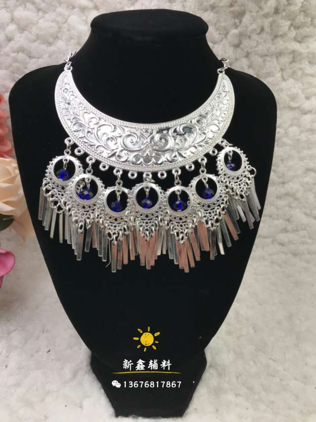 Ethnic necklaces and silver ornaments thumbnail