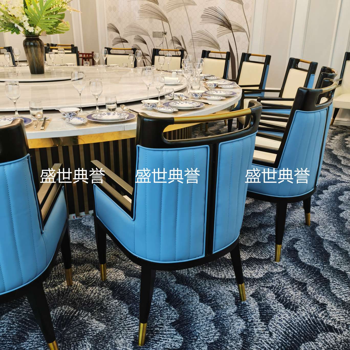 温州海鲜酒楼豪华包厢实木餐桌椅国际酒店新中式实木椅新款实木椅 餐厅20人餐桌椅