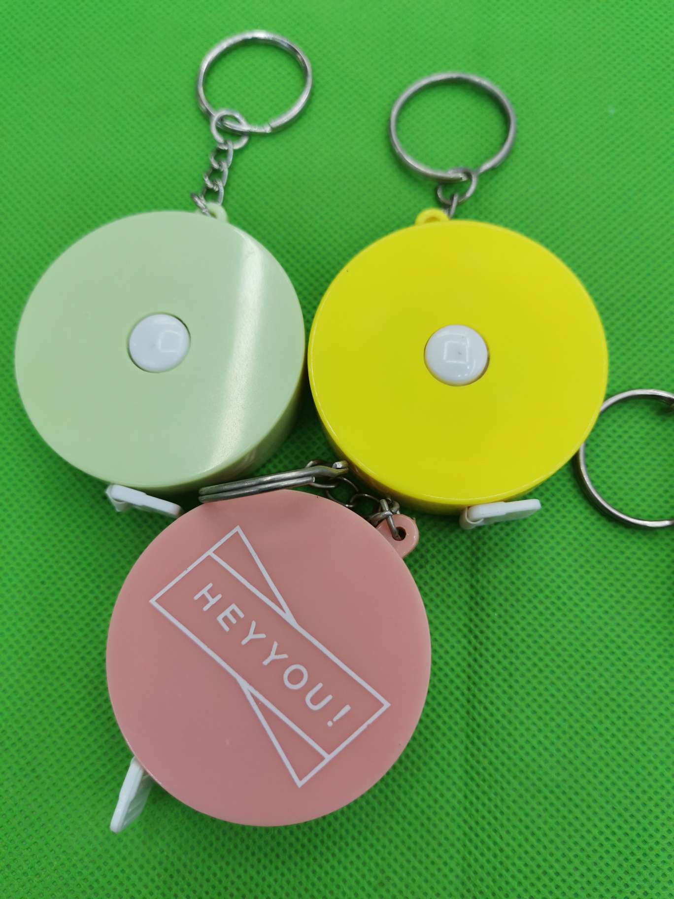 本店有新款带眼睛圆形小皮卷尺，款式漂亮，可以做各种赠送品，款式众多，欢迎新老客户来店下单或线上与线下下单都可以。详情图7