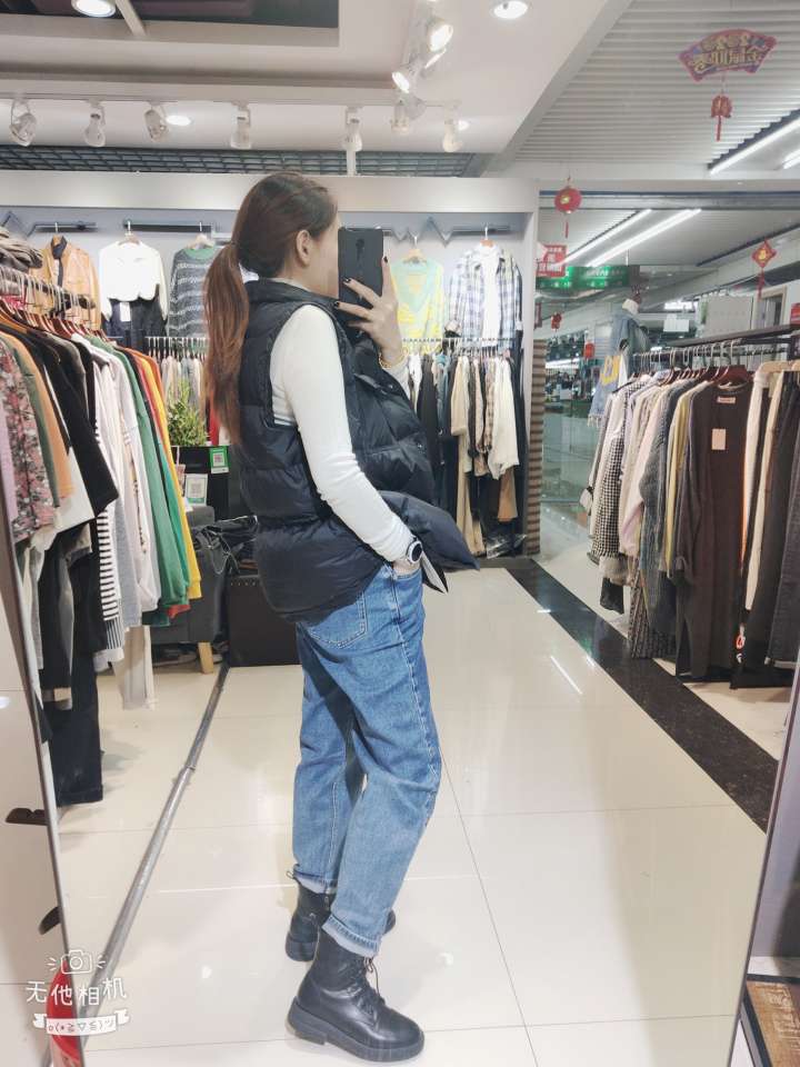男士羽绒服实物图