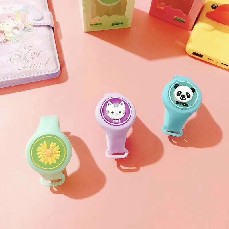 本店有驱蚊产品驱蚊表会发光，各式款式很多，款式颜色可以按客人随便选，量大从优，欢迎新老客户线上与线下或者来店面订购。详情图16