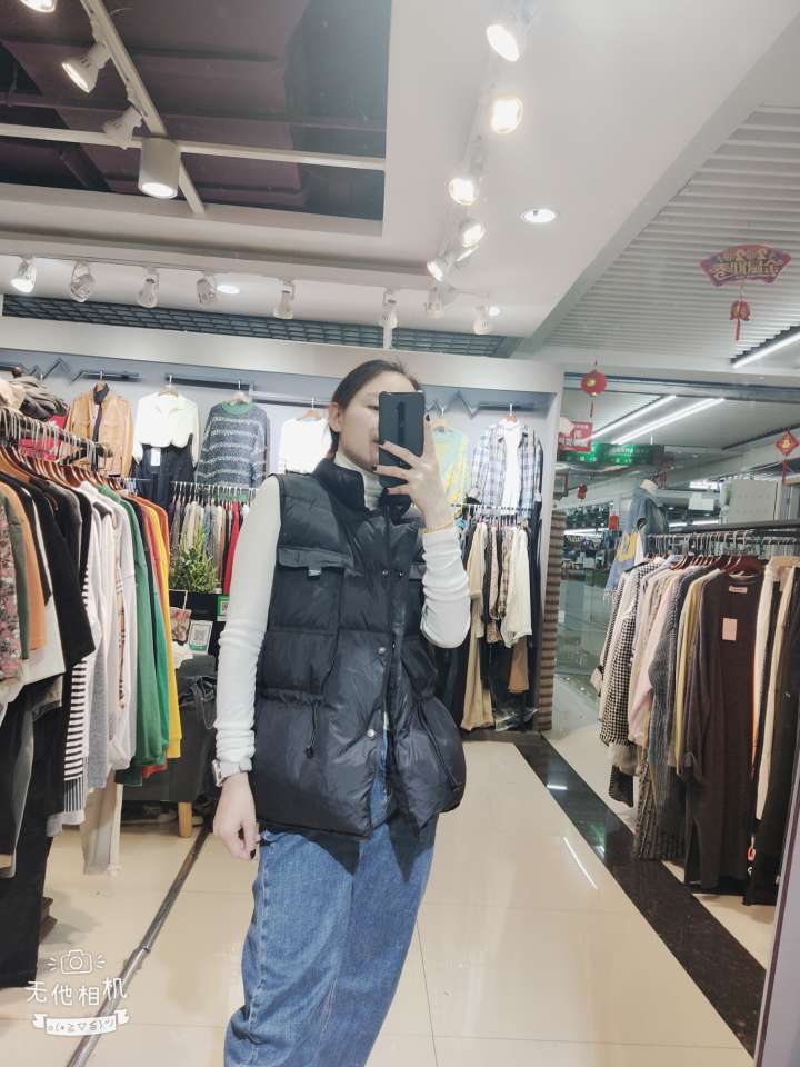 欧货羽绒马甲产品图