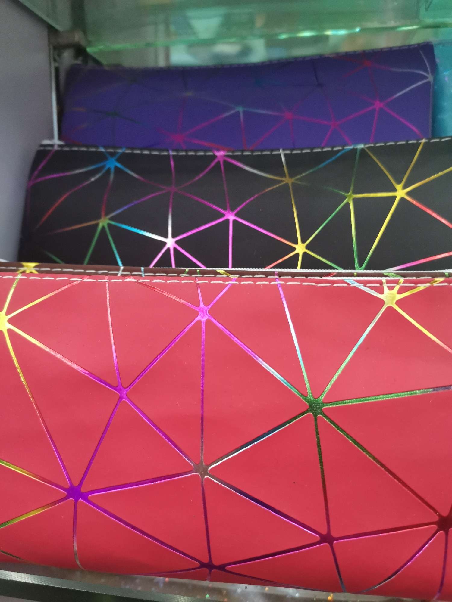 Hexagonal reticulated pencil case thumbnail
