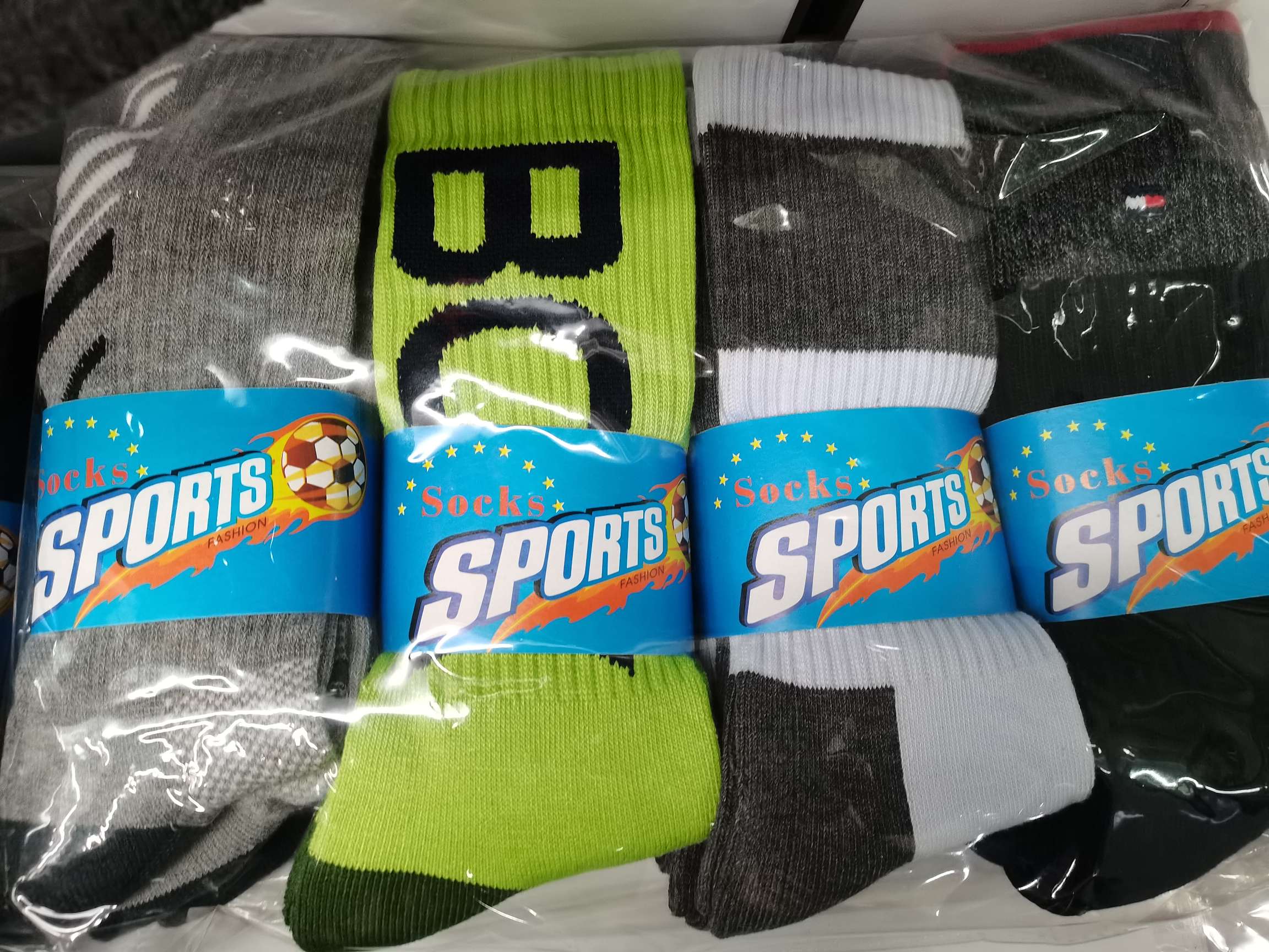 Factory direct sales of comfortable, cute and durable polyester-cotton short socks, four-color thick socks 8