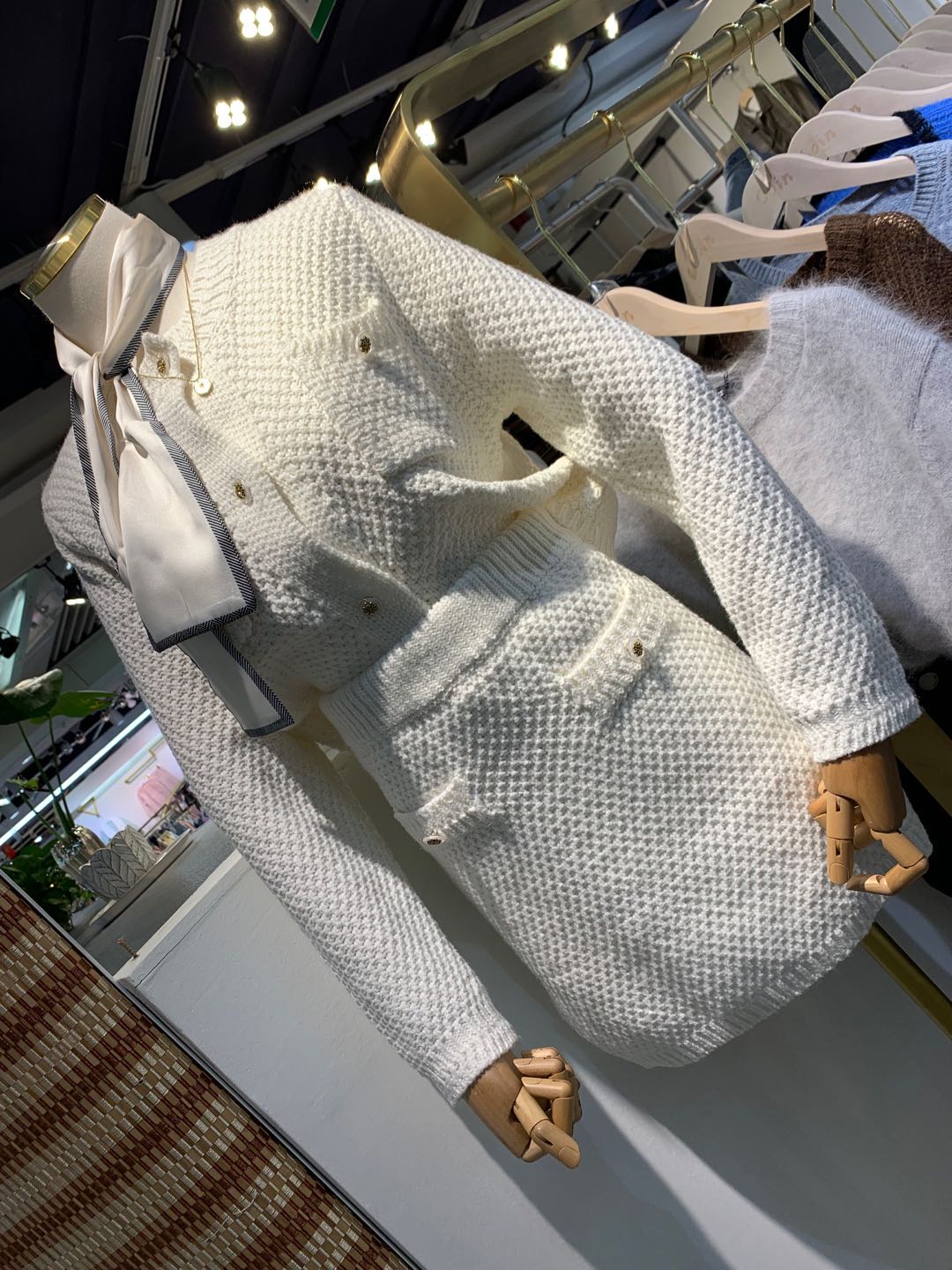 新款秋款女装休闲时尚潮流精品大码东方白连衣裙