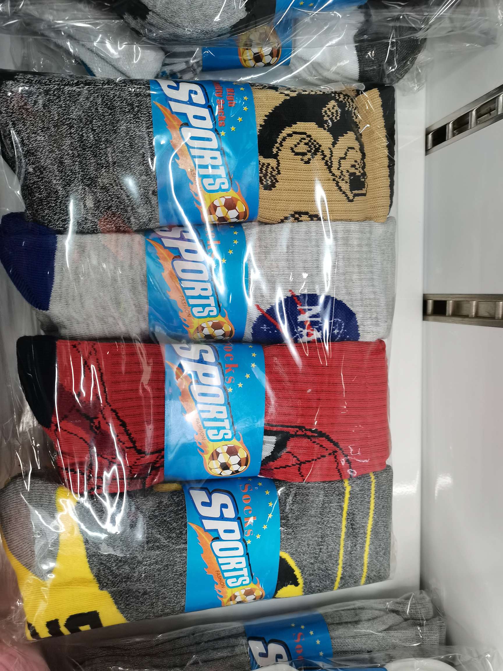 Factory direct sales of comfortable, cute and durable polyester-cotton short socks, four-color thick socks 15