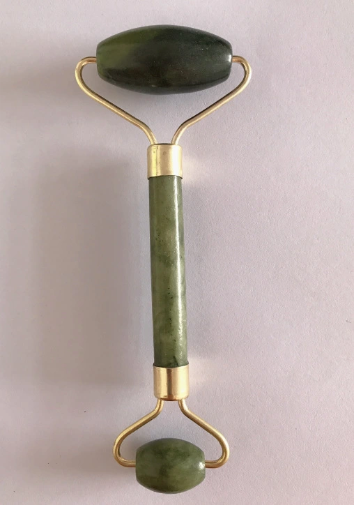 Natural jade beauty container set, slimming face massage wheel set, jade roller massage device detail image 3