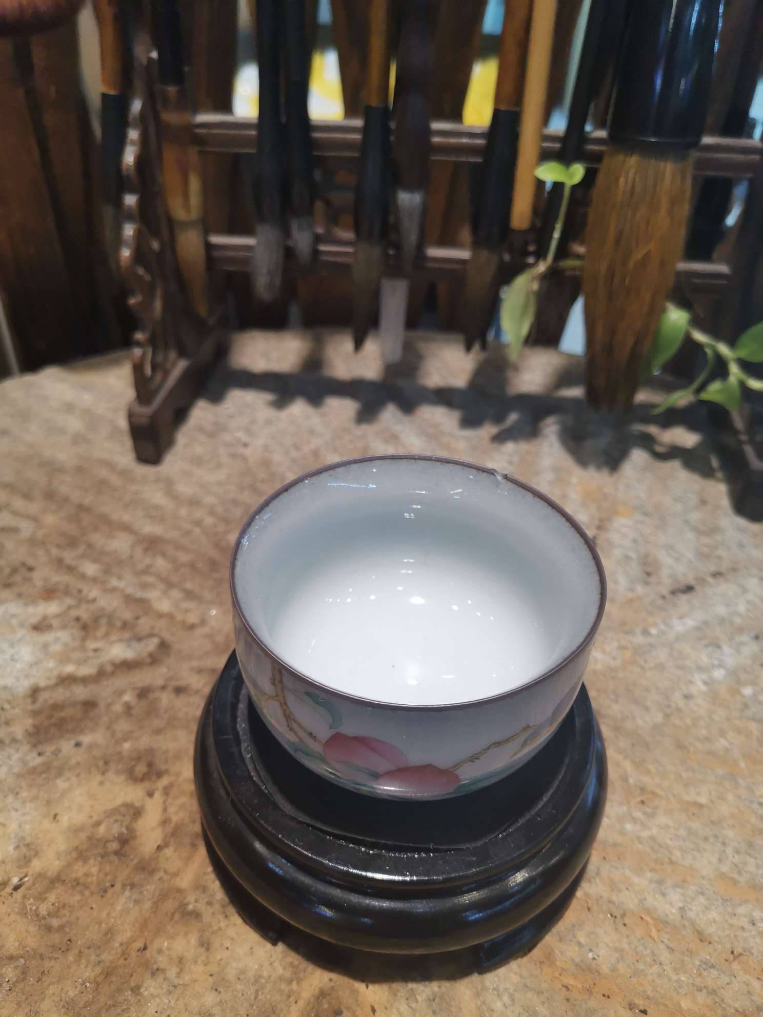 汝瓷系列喜鹊与桃子手绘图杯详情图2