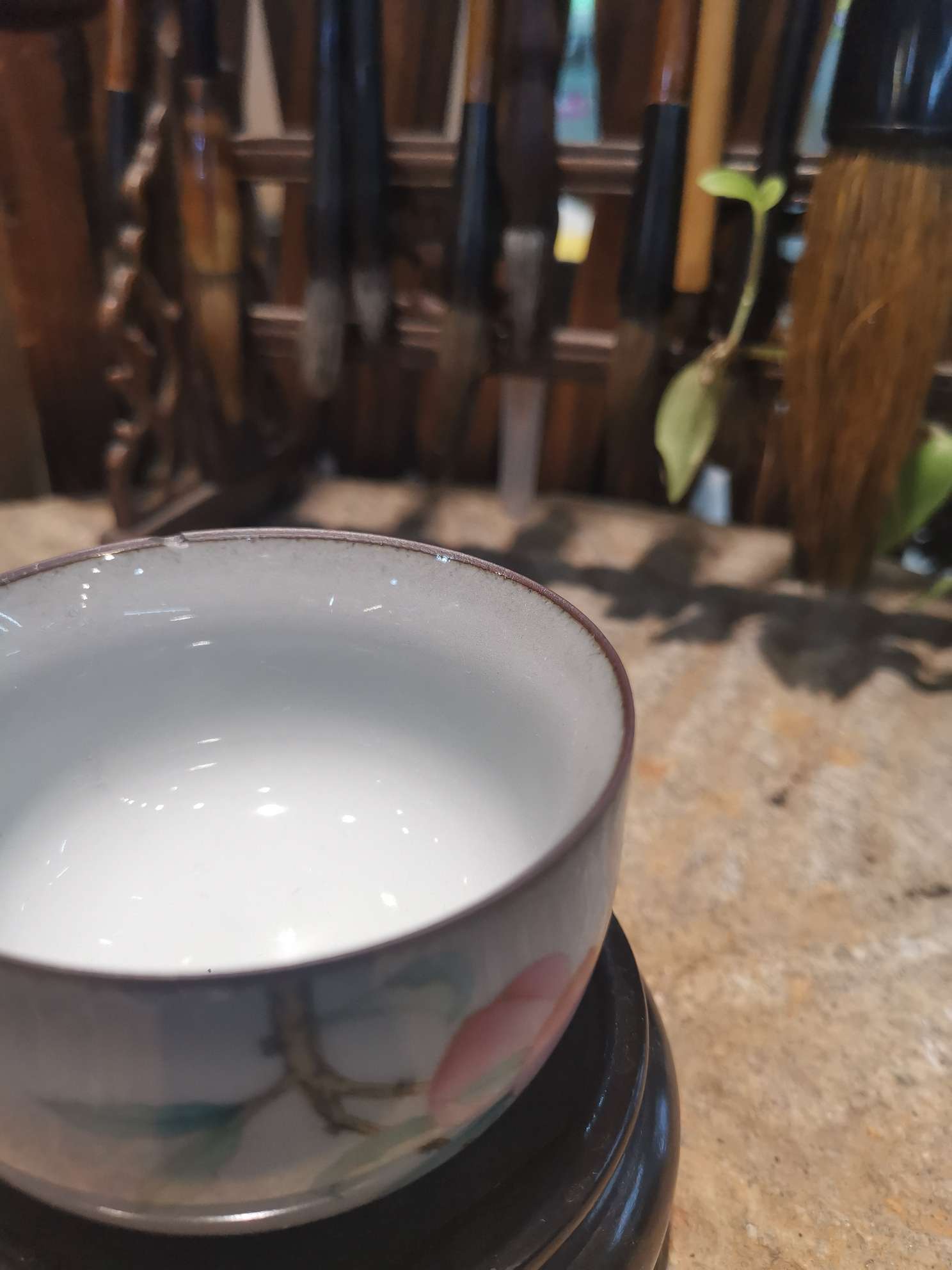 汝瓷系列喜鹊与桃子手绘图杯详情图3
