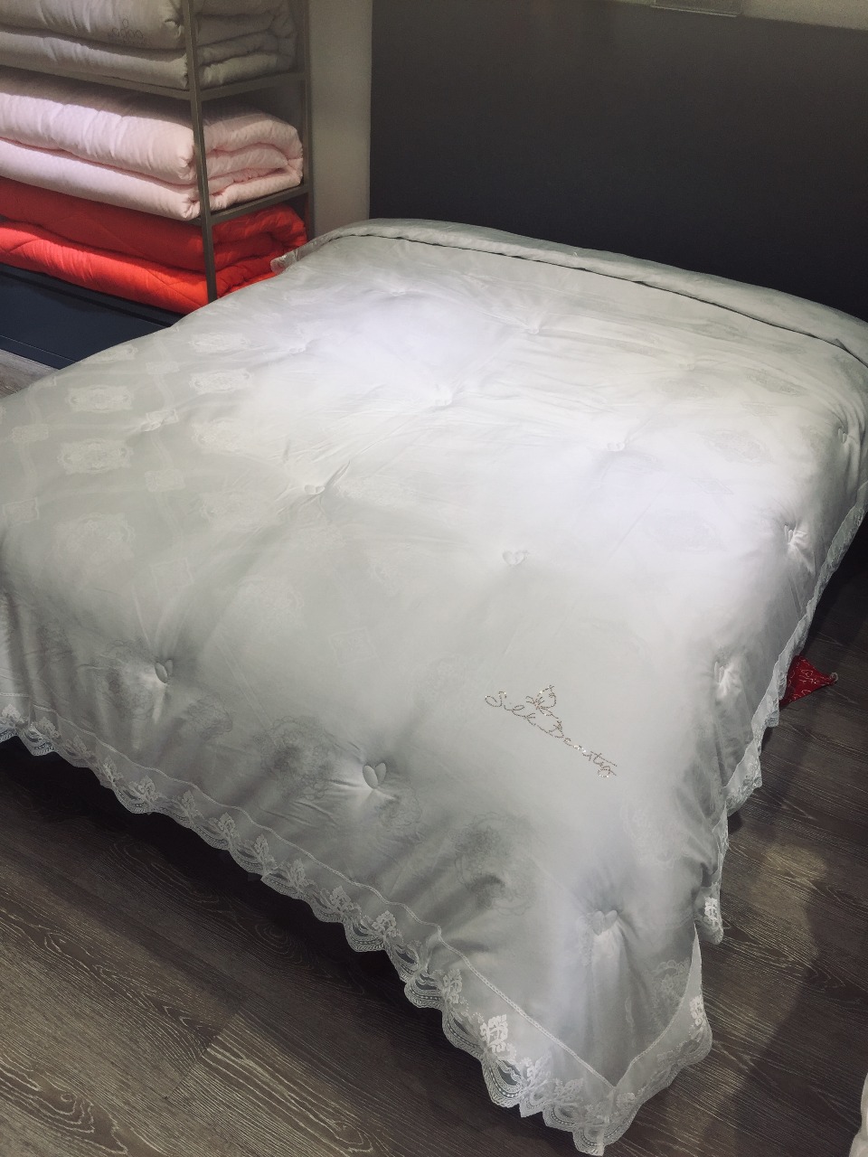 Yiwu Good Goods 100-piece long-staple cotton four-piece set, multi-piece set, pure cotton four-piece set, all-cotton quilt cover, spring and autumn quilt gift quilt, baby double-layer yarn set, natural latex mattress, latex pillow core, silk quilt Application Scenario