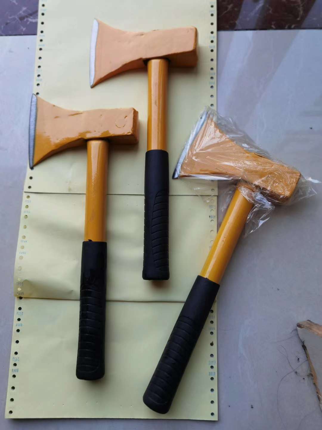 正浩五金斧头铁柄木柄橡胶柄木工斧剁骨砍柴伐木家用小斧头敲击锻打加固斧连体柄户外护身多功能