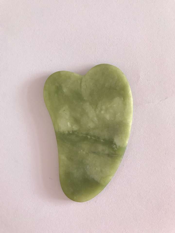 Natural jade beauty container set, slimming face massage wheel set, jade roller massage device details Picture