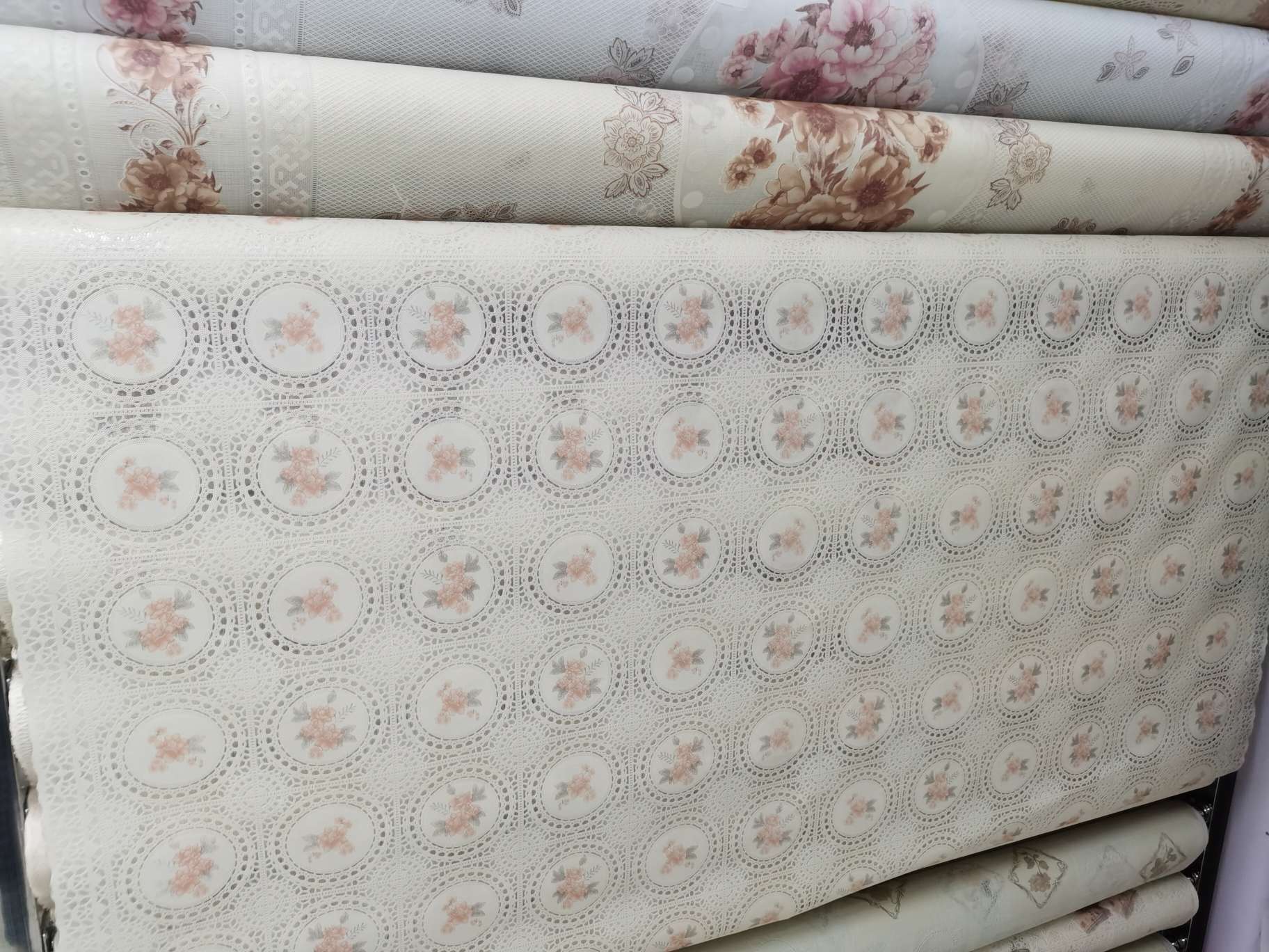 蕾丝台布圆圈粉色款式