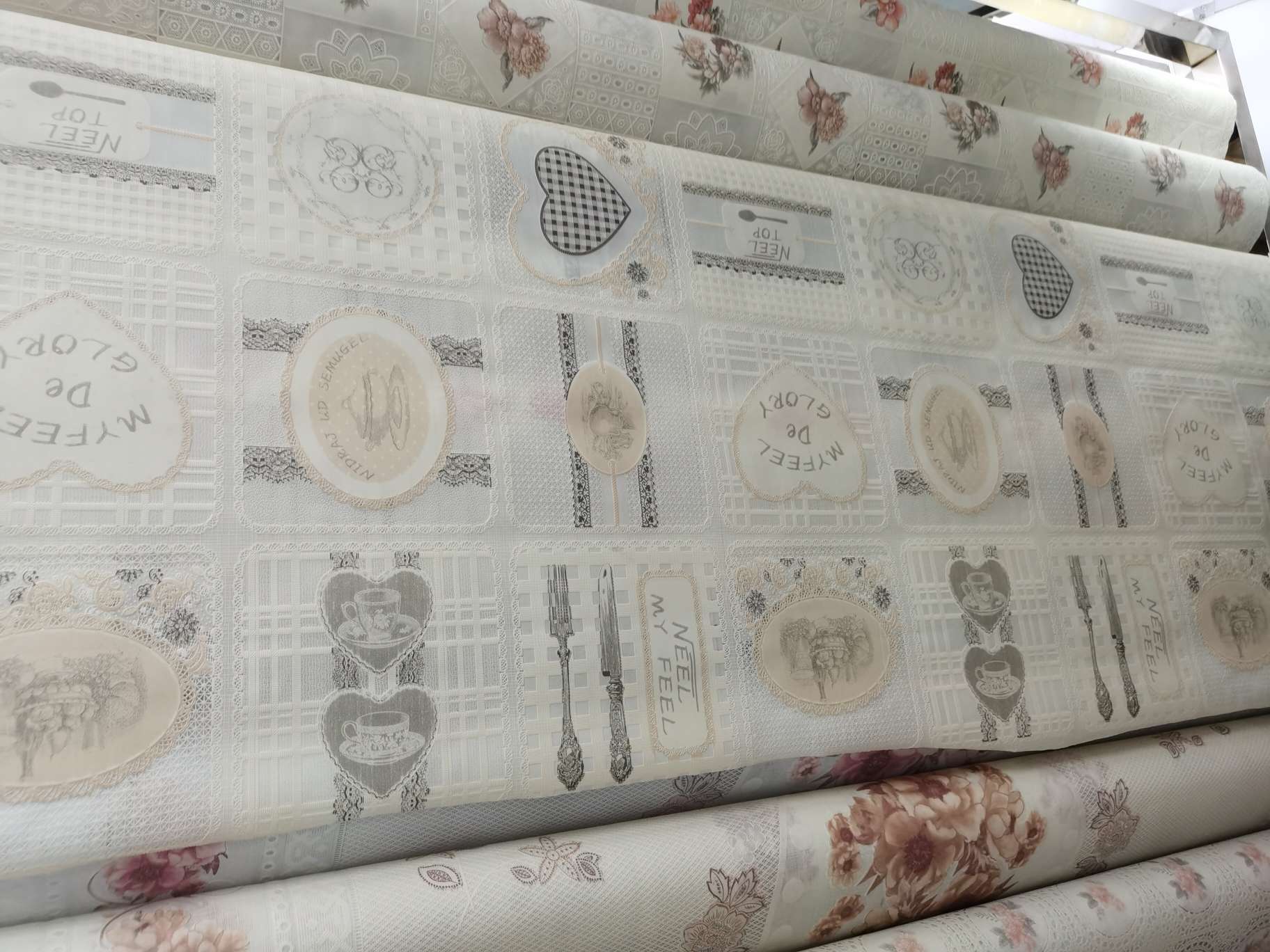 蕾丝台布爱心灰色款式