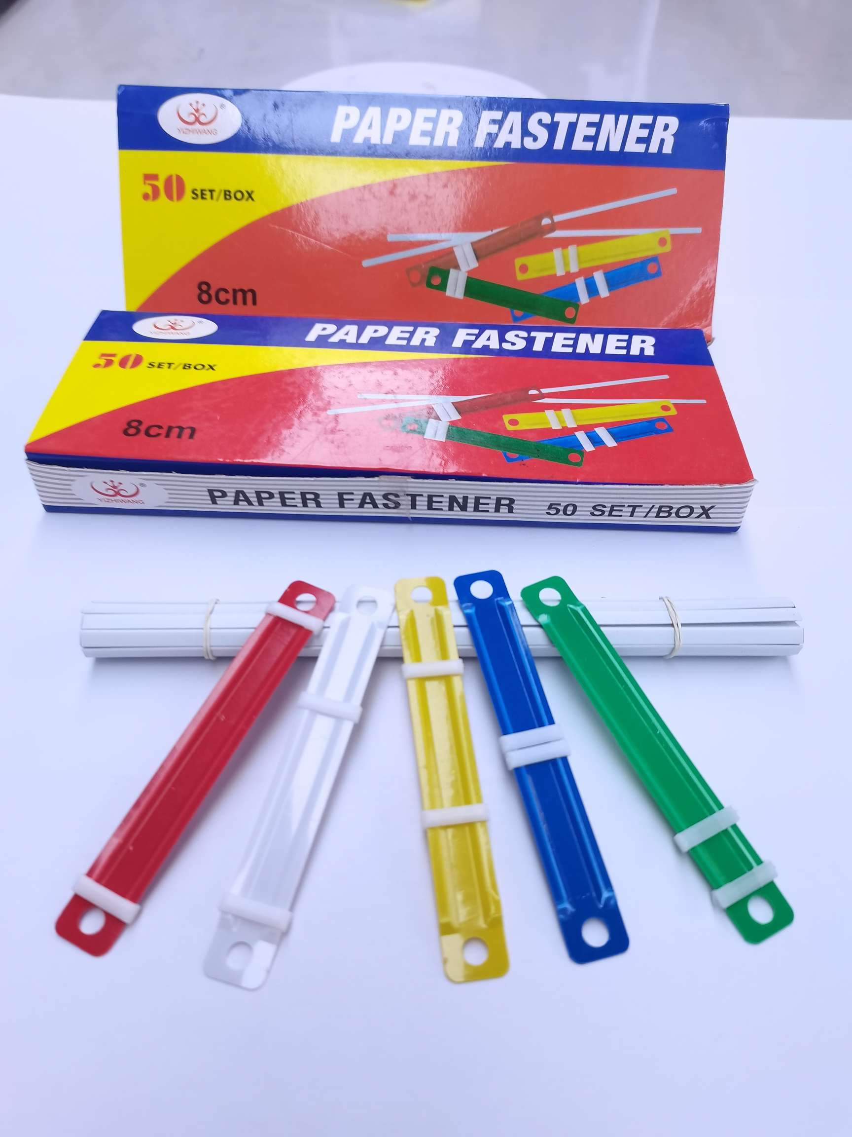 Yizhi King 2004 plastic binding clips, 50 sets per box. Specification image