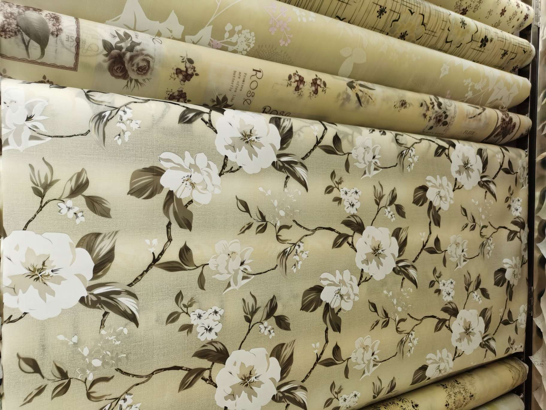 日本梅瓦台布大红白