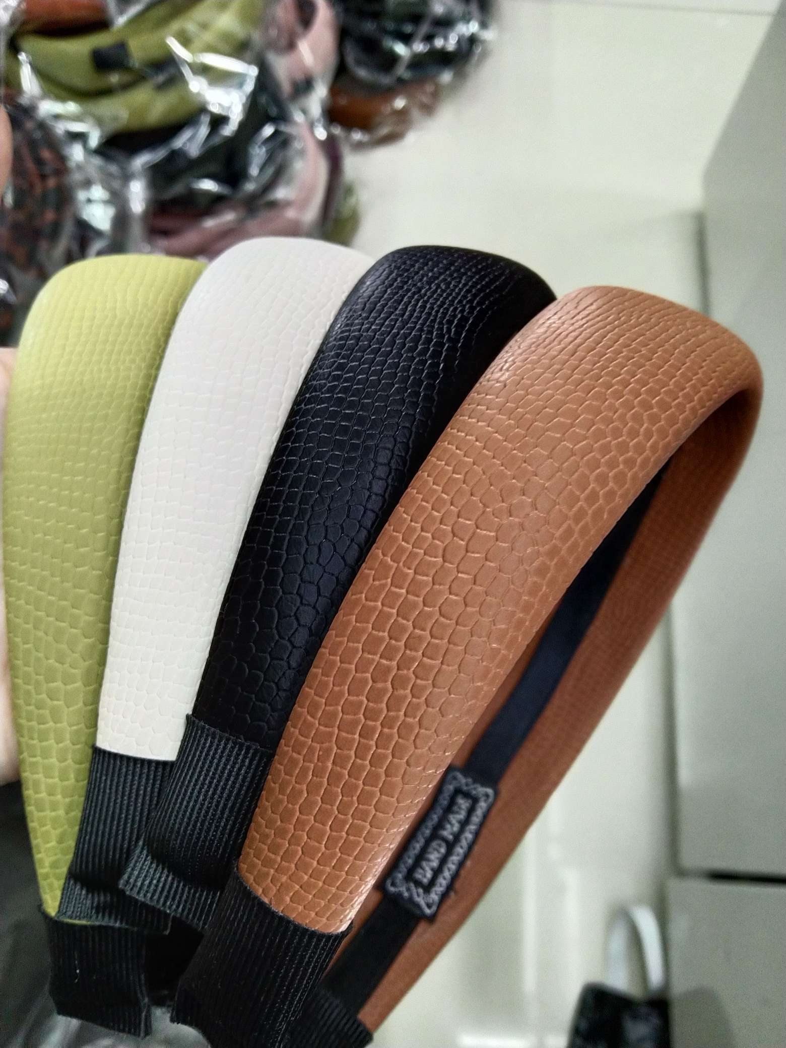 Serpentine PU leather with solid color texture hair hoop thumbnail