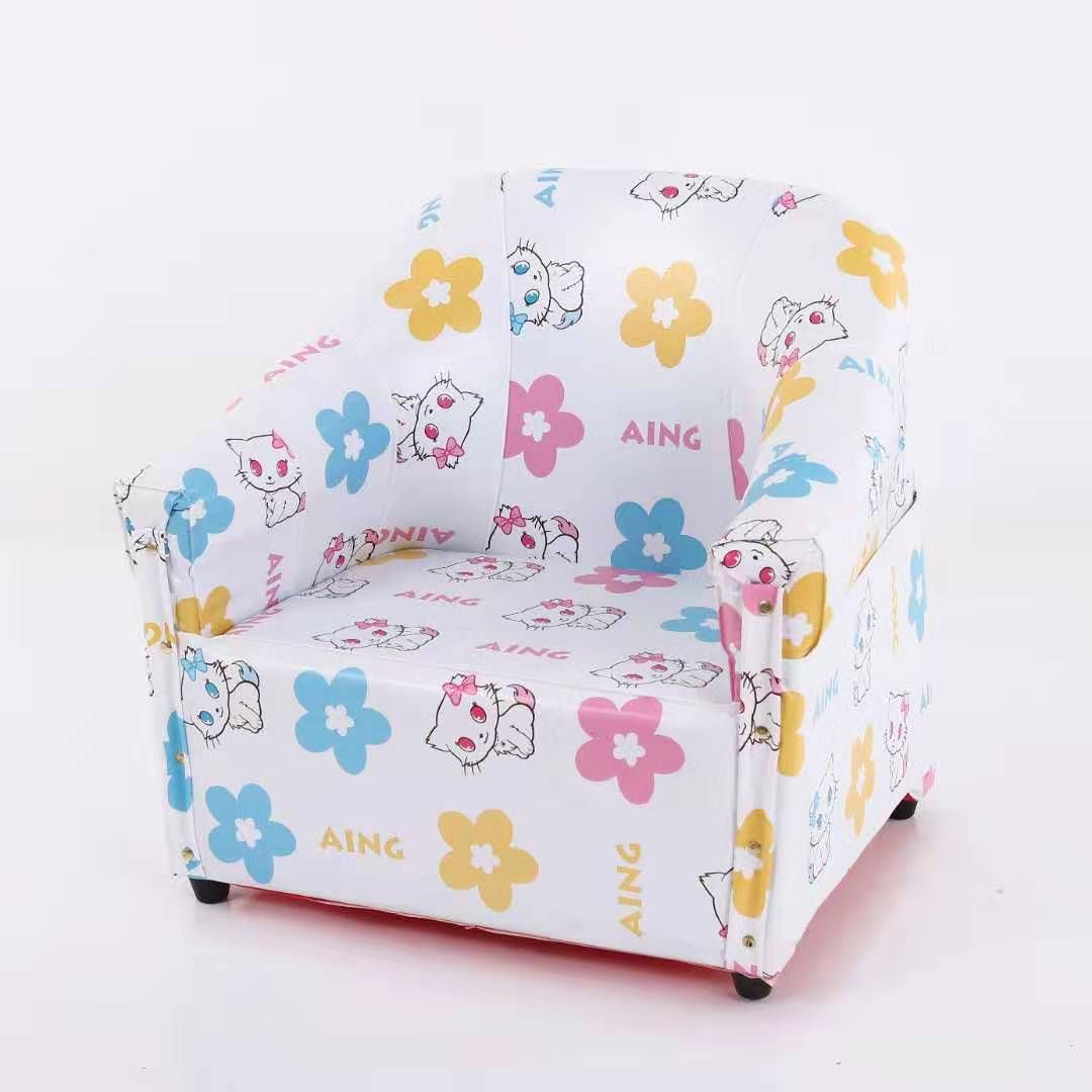 儿童桌椅实物图