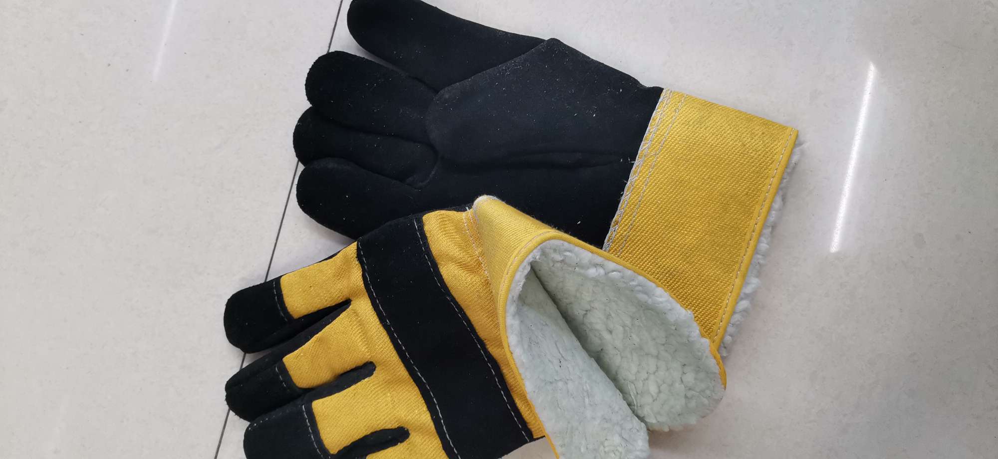 Fleece heat-resistant gloves details Picture