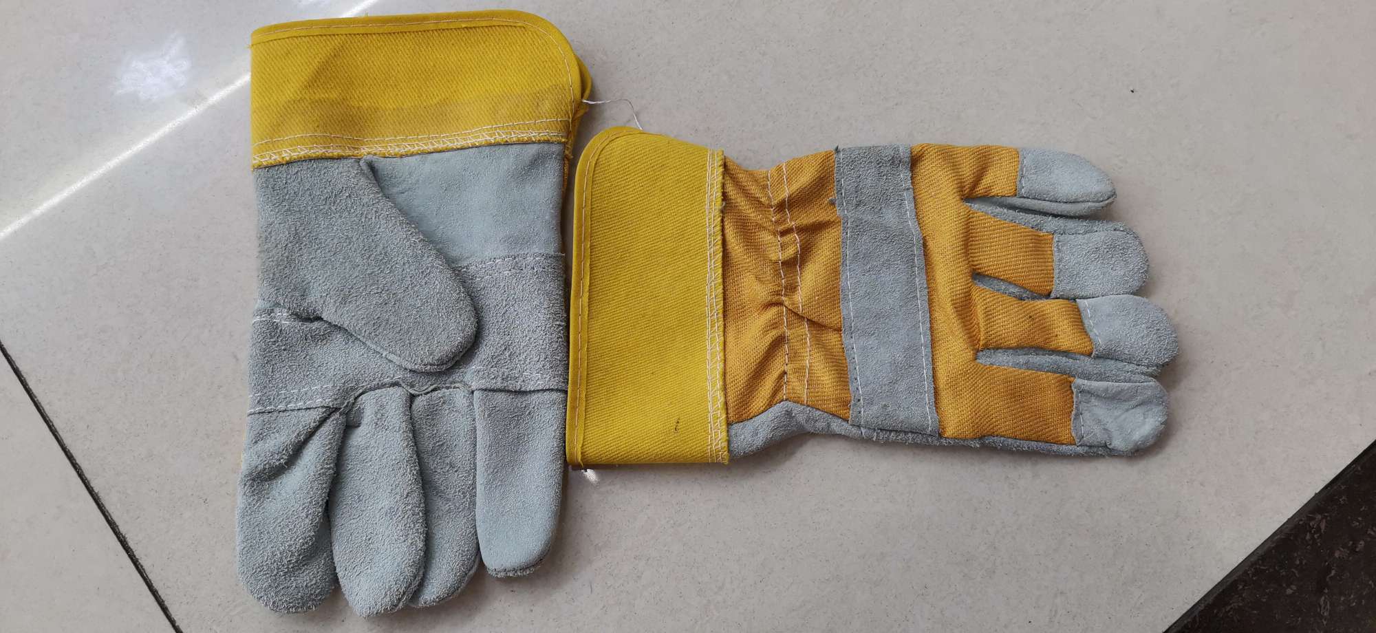 Cowhide work gloves