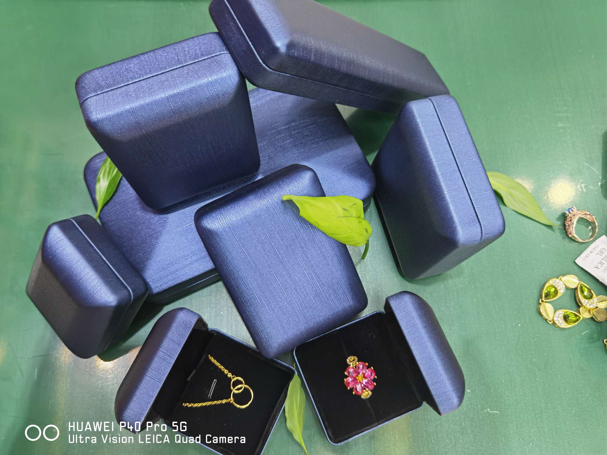 High-end iron jewelry boxes, rings, pendants, bracelets, necklaces, sets