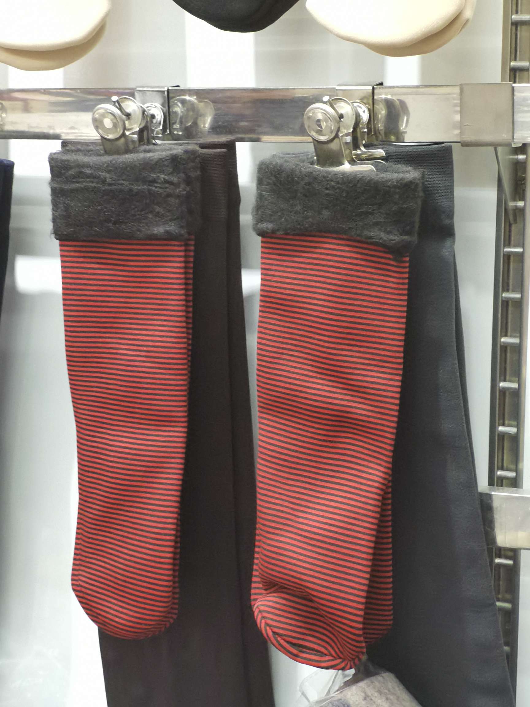 厂家直销雪地袜外贸舒适耐穿女丝袜短袜价格便宜袜子条纹红