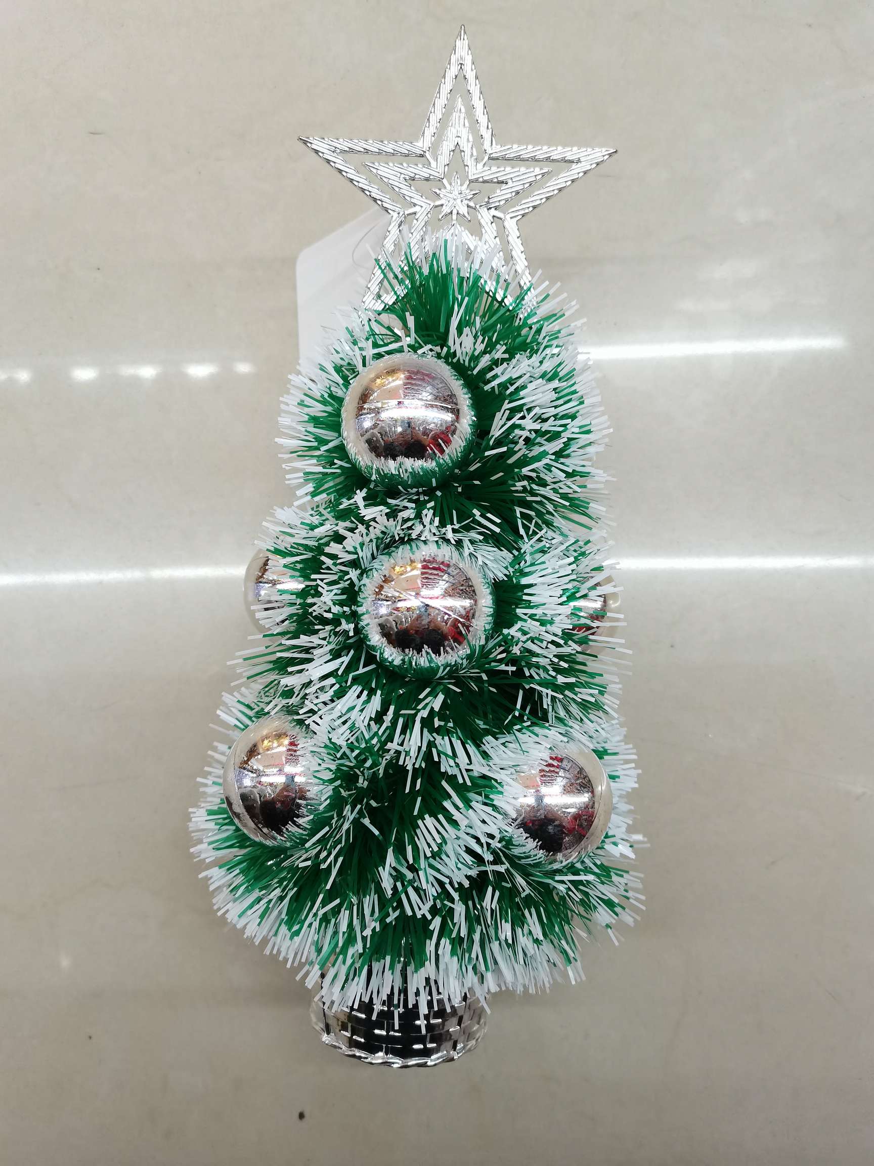 Christmas decorative tree in green details Picture