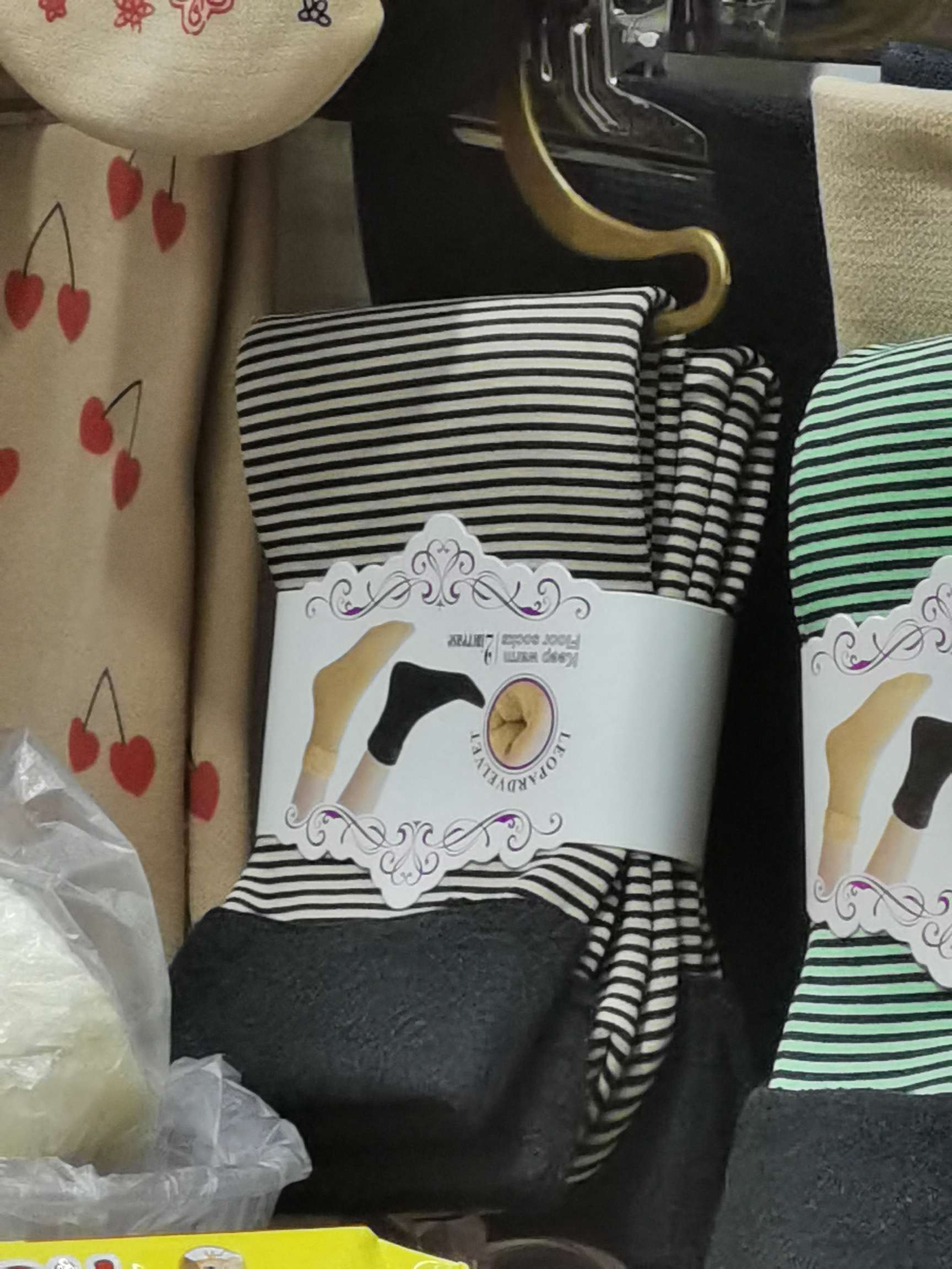 厂家直销雪地袜外贸舒适耐穿女丝袜短袜价格便宜米色条纹袜