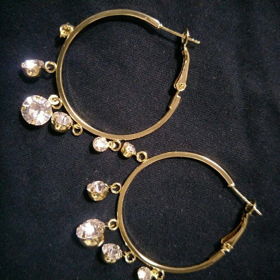 Simple high sense large hoop earrings femininity exaggerated hoop earrings Instagram face slimming earrings