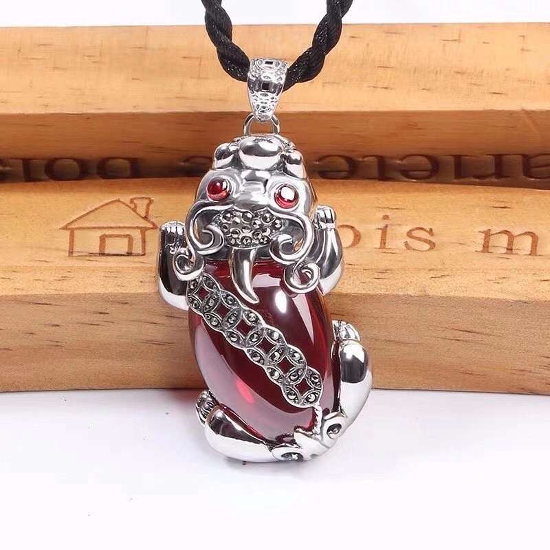 泰银吊坠细节图