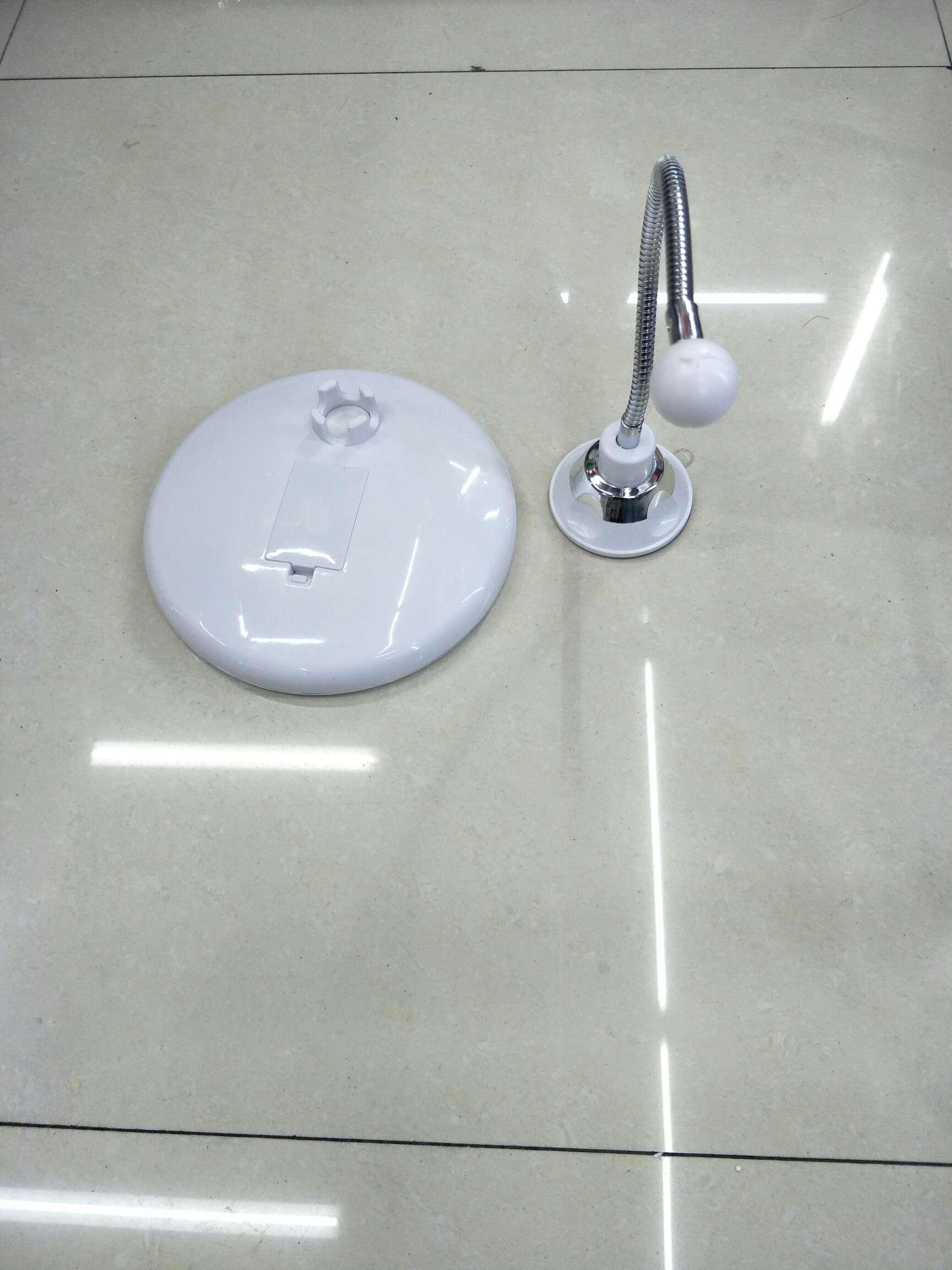 MFlexible Mirror LED补光吸盘化妆镜 10倍吸盘化妆镜360度折叠镜子详情图2