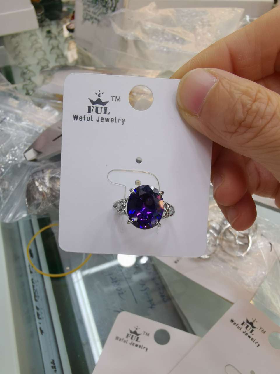 Color-preserving zircon ring