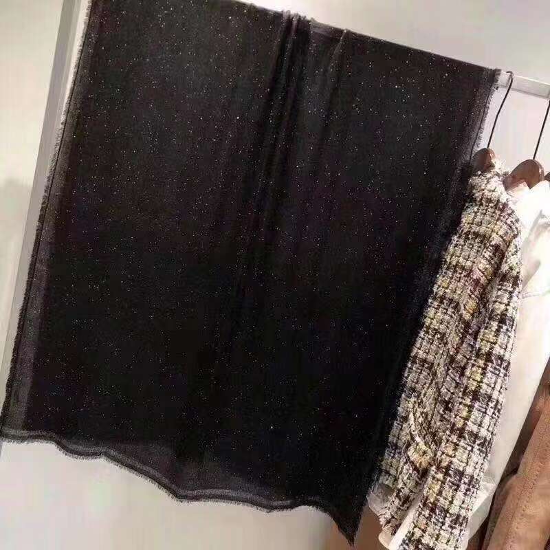 羊毛珠银丝披巾产品图