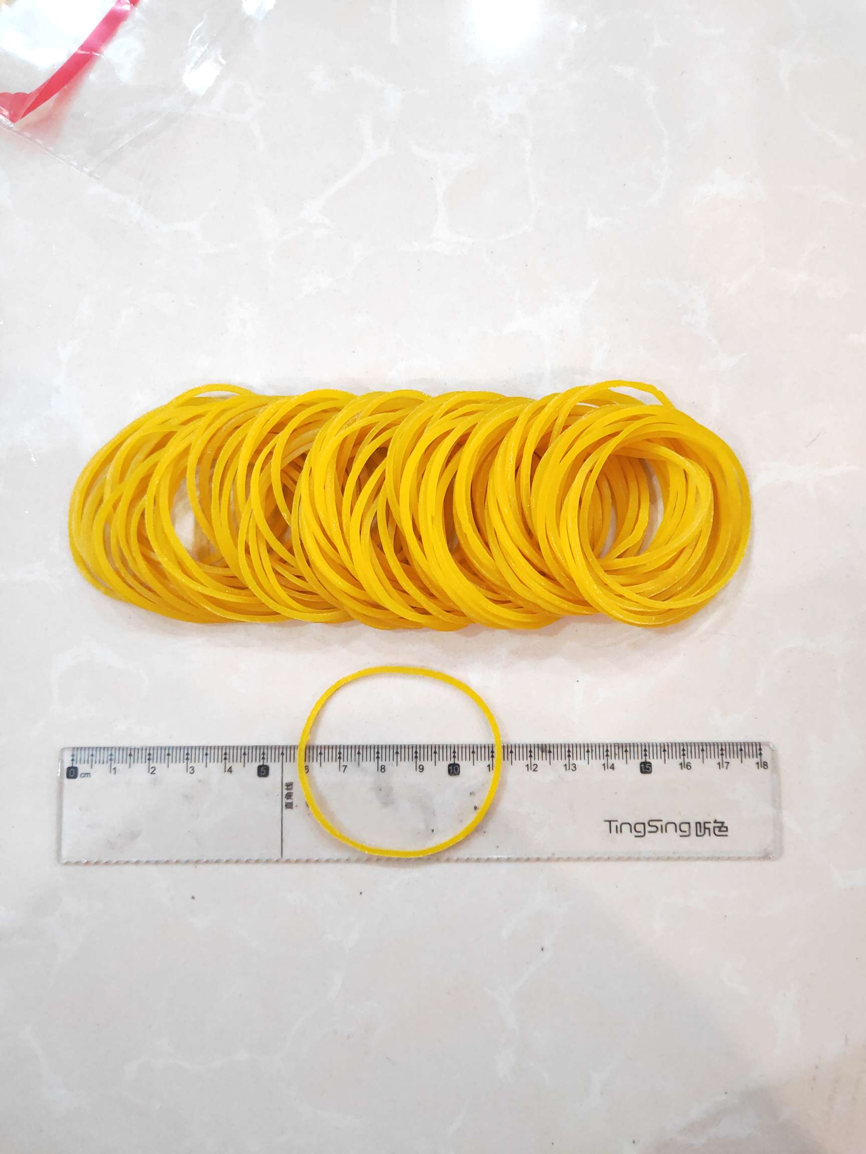 天然进口皮筋 耐高温 防老化直径50MM黄色橡胶圈 使用于银行捆钱 蔬菜捆绑 学习办公固定详情图1
