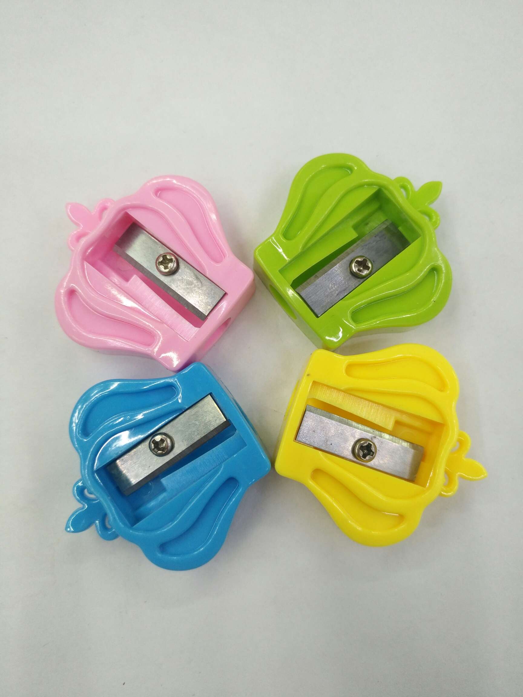 Crown shaped pencil sharpener thumbnail