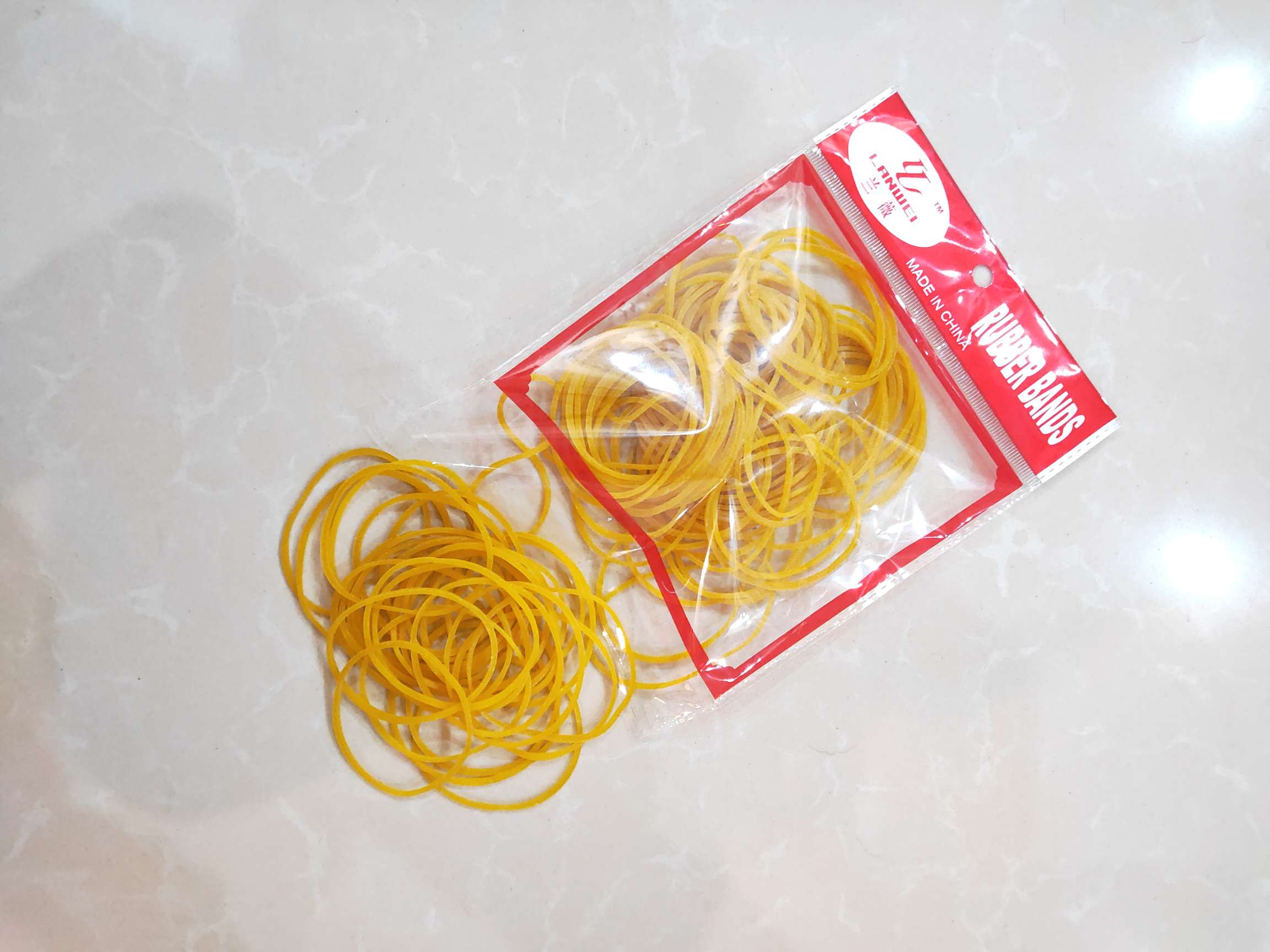天然进口皮筋 耐高温 防老化直径50MM黄色橡胶圈 使用于银行捆钱 蔬菜捆绑 学习办公固定细节图