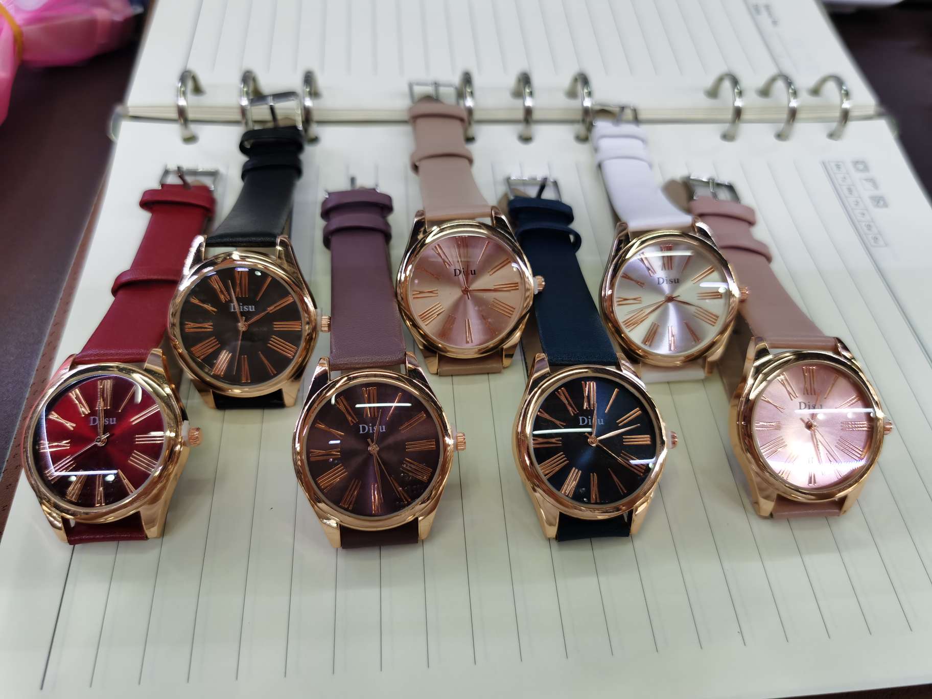 New and fashionable women's leather strap watch for 2024 details Picture