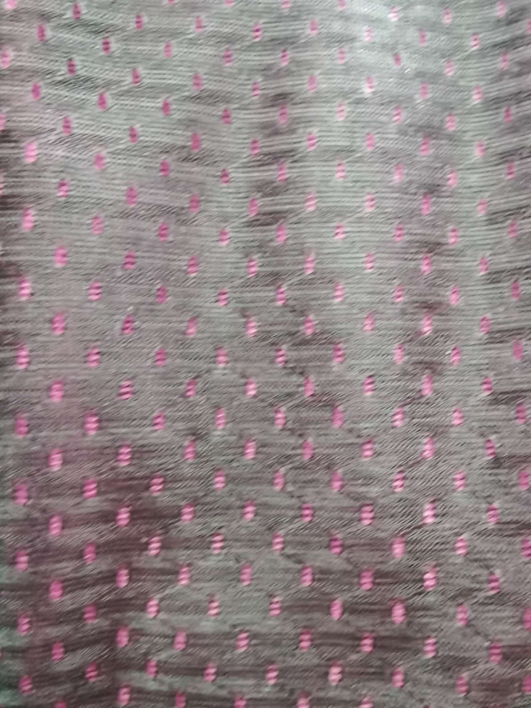 Clothcloth is used as a fabric for clothing accessories