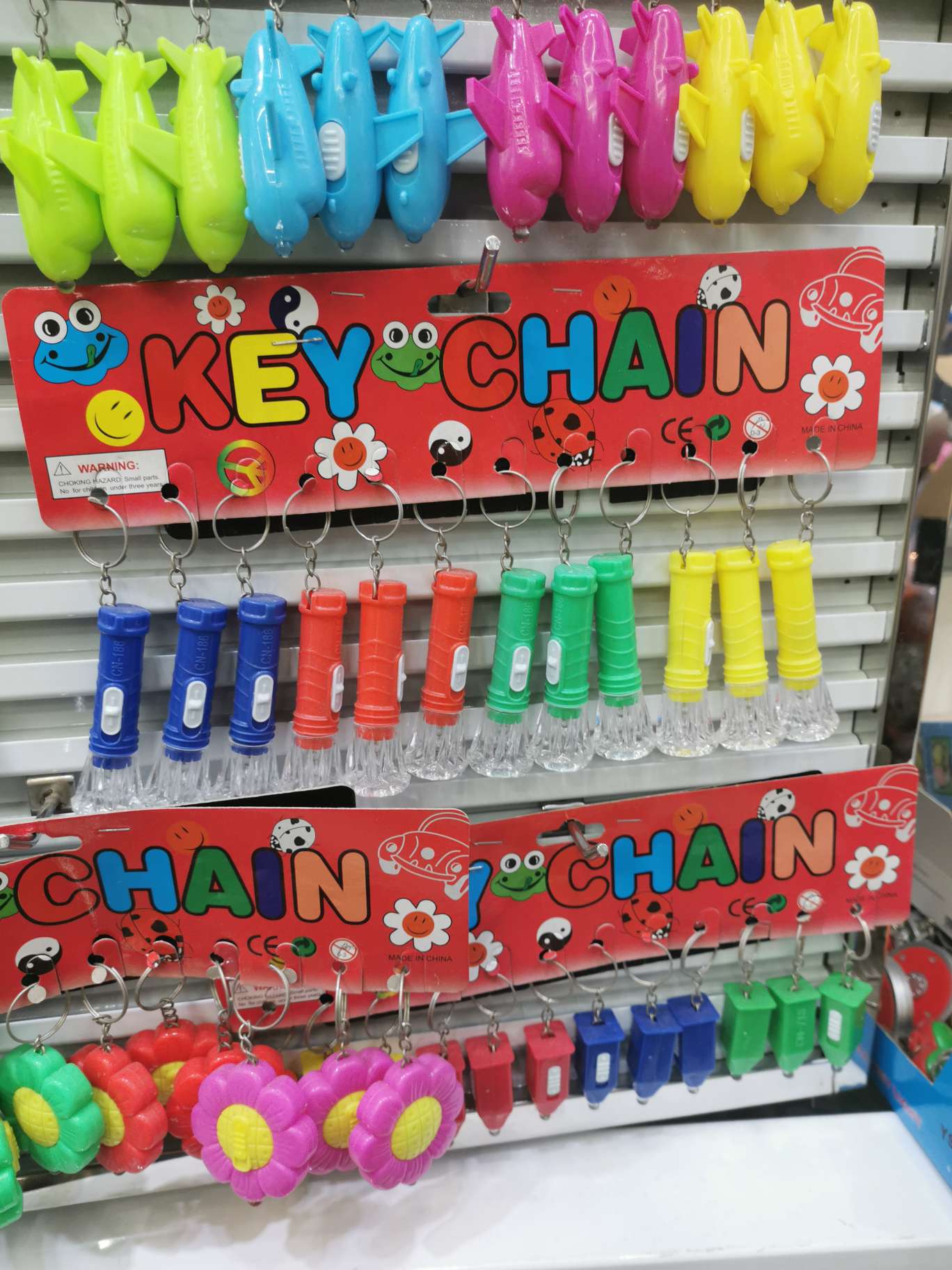 本店有大量现货各种卡LED小手电，可按客户做颜色或者印刷，可做小赠送品，量大从优，欢迎新老客人来采购，线上与线下都可下单详情图5