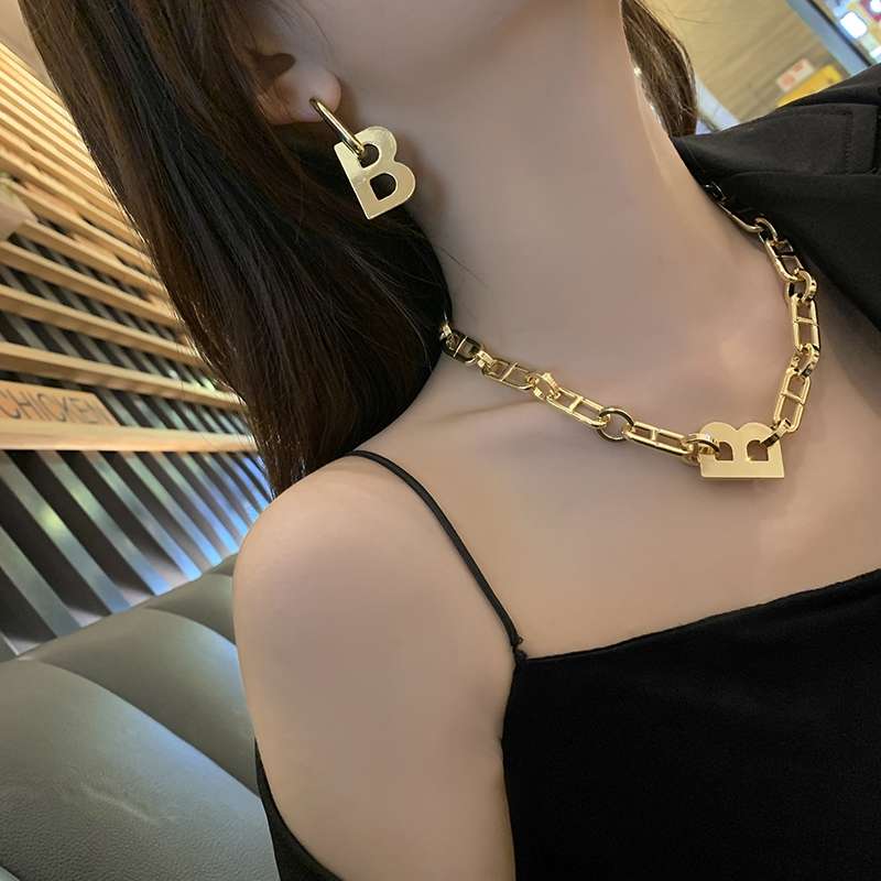欧美夸张金属风字母B造型项链女潮网红个性锁骨链小众设计感颈链