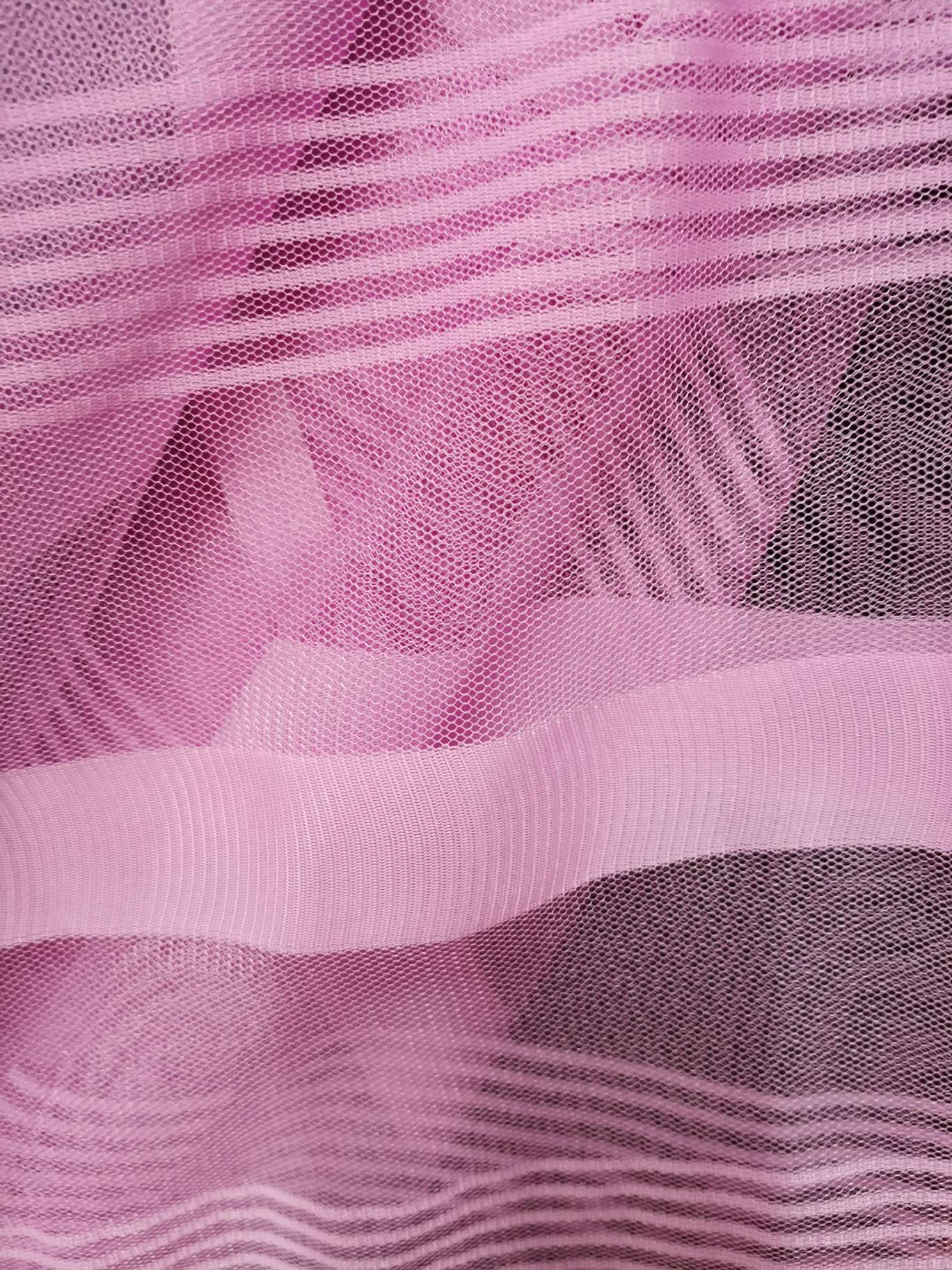 Black cloth with large and small stripes is used as the fabric for clothing accessories