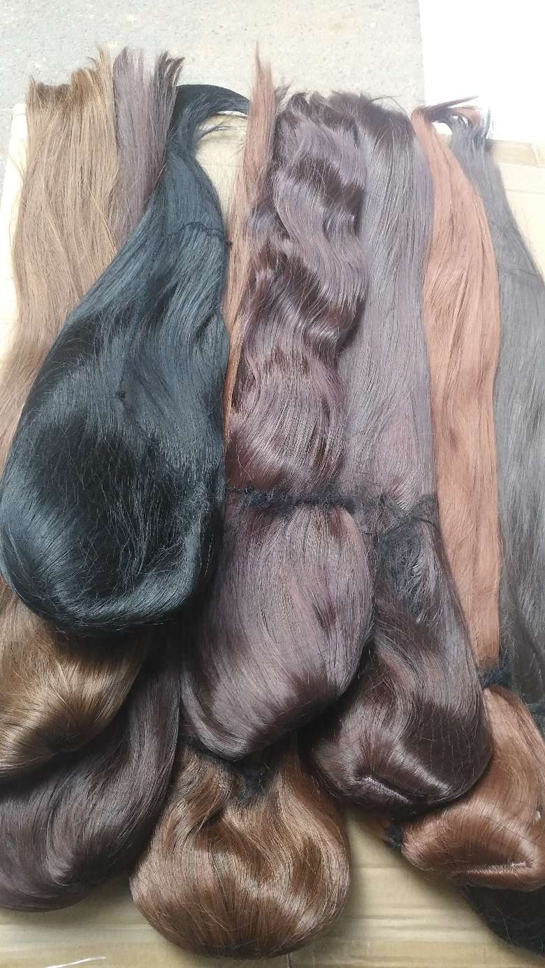 Mixed-color straight hair detail image 1