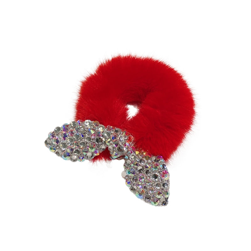 The butterfly flower jewelry features fur bands, leather ears and is adorned with numerous diamonds Application Scenario