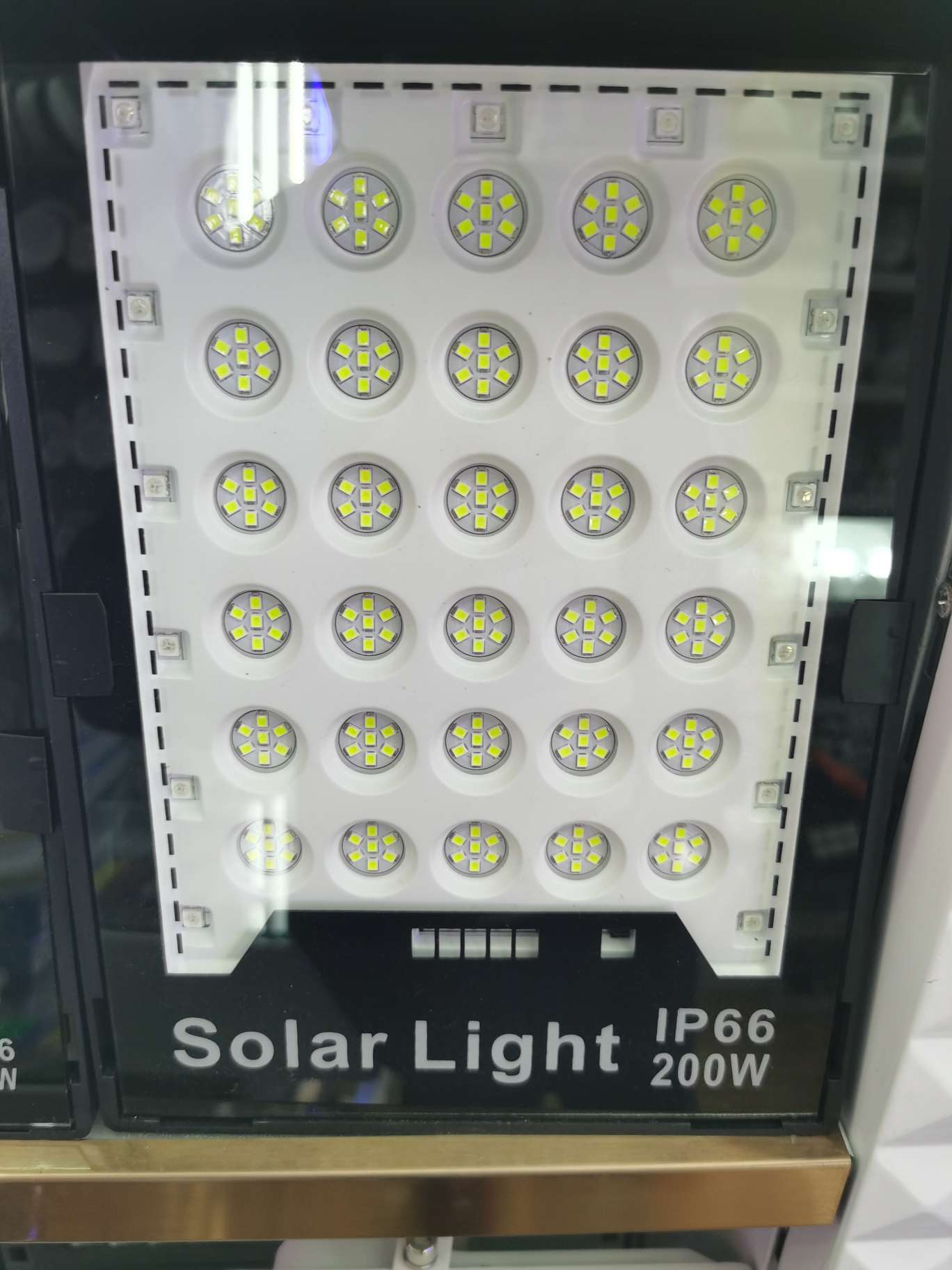 solar floodlights detail image 1
