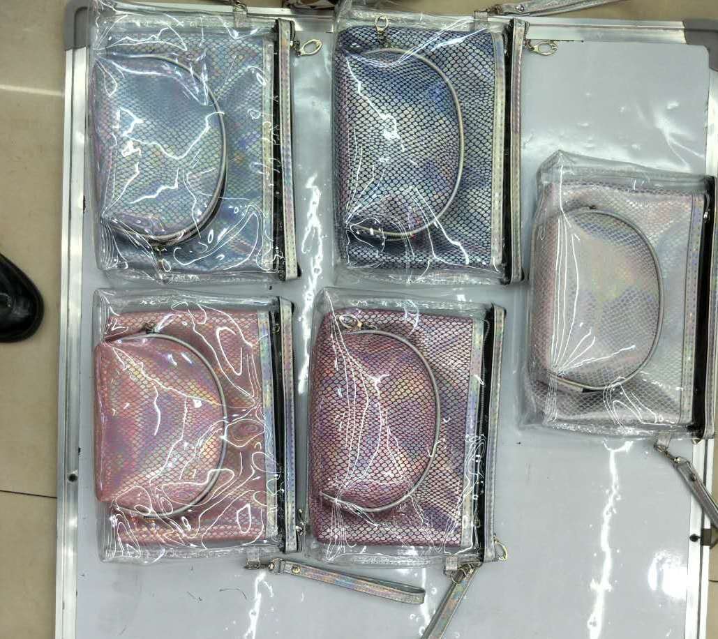 幻彩时尚PVC扁包三件套化妆包